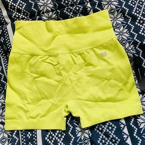 Sporty biker shorts. Size small, color citron. Forever 21